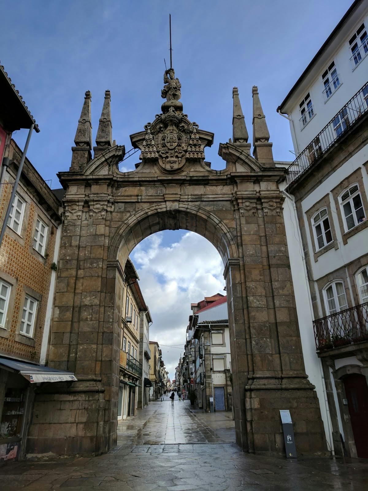 Image - Arco da Porta Nova