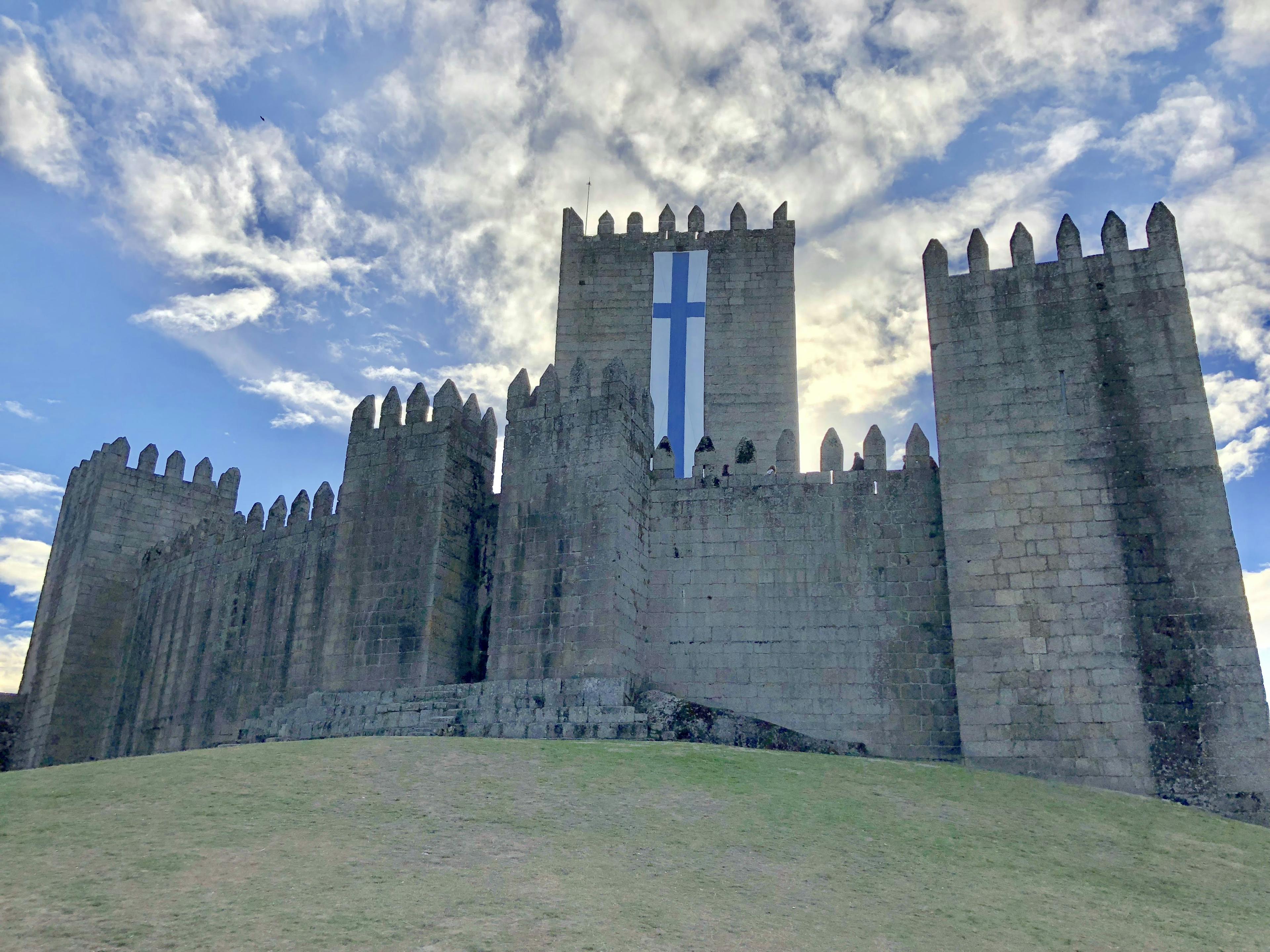 Image - Guimarães Castle
