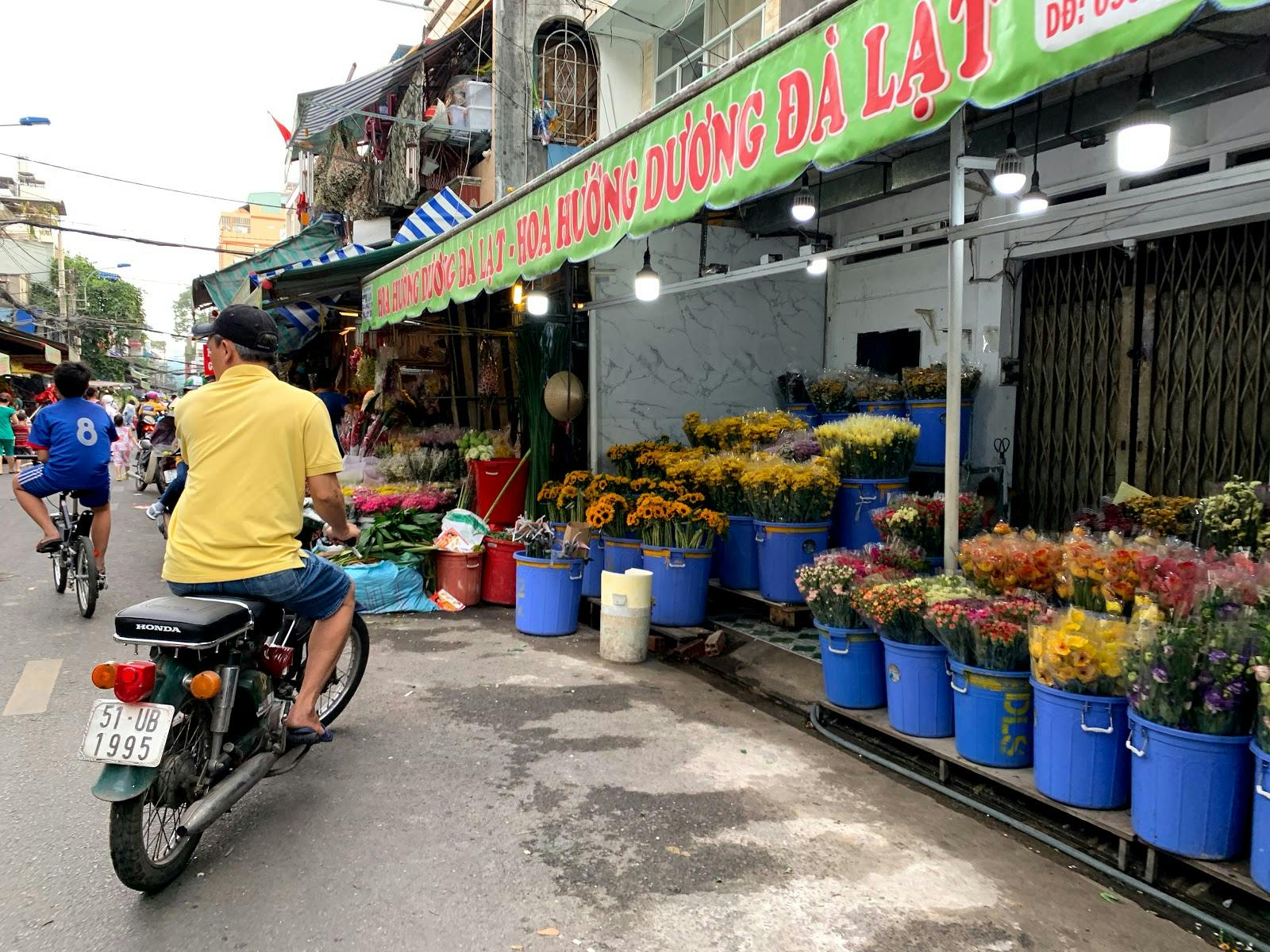 Image - Ho Thi Ky Flower Market