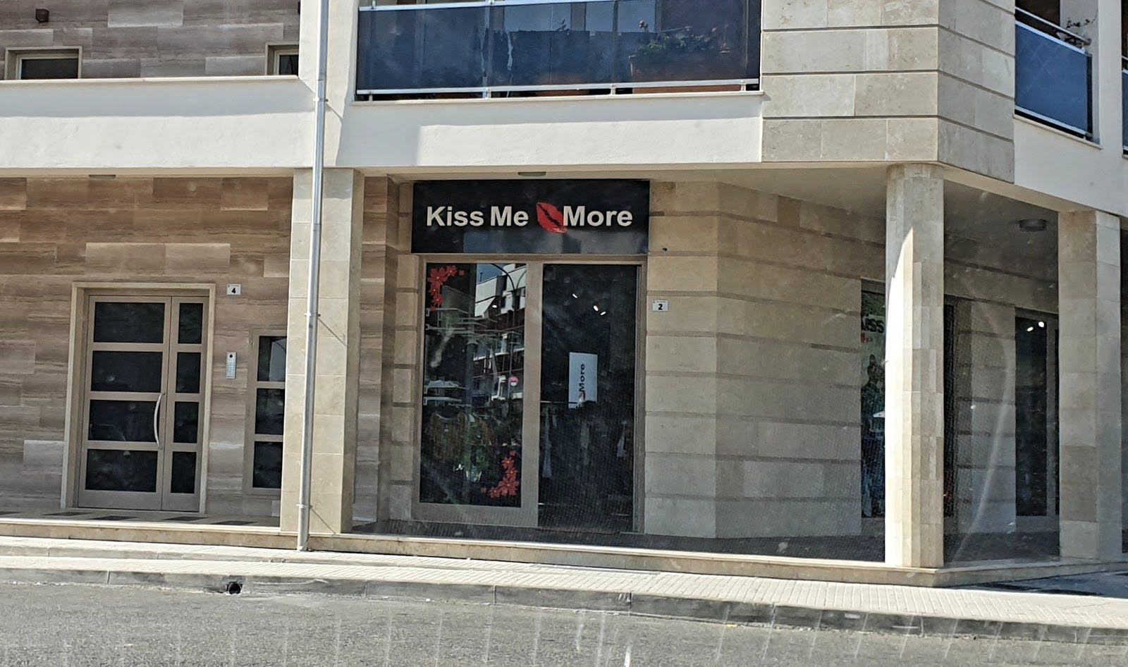 Image - Kiss Me More