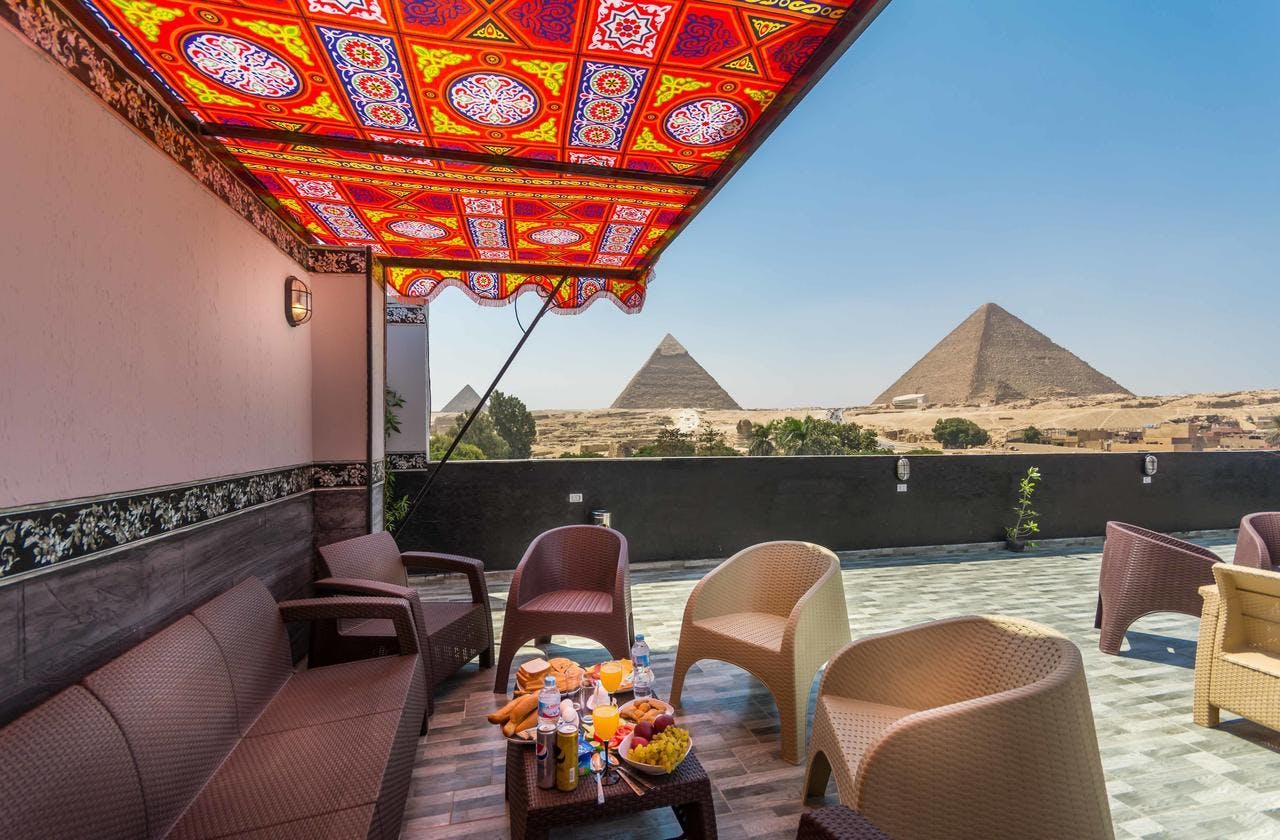 Image - Panorama Pyramids Inn