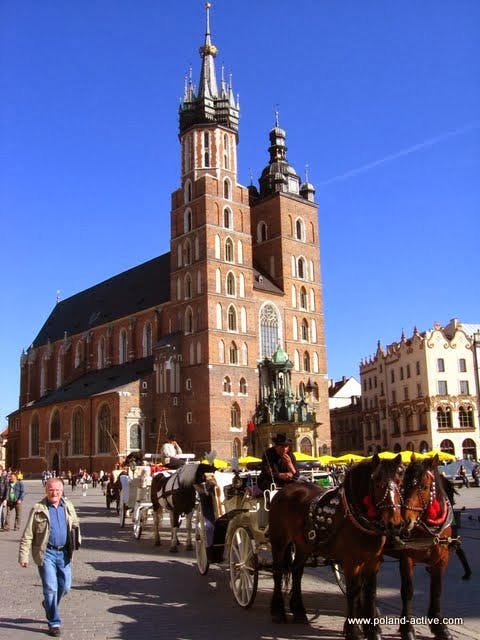 Image - Poland Active Travel Agency - Krakow sightseeing - Local Tours in Cracow