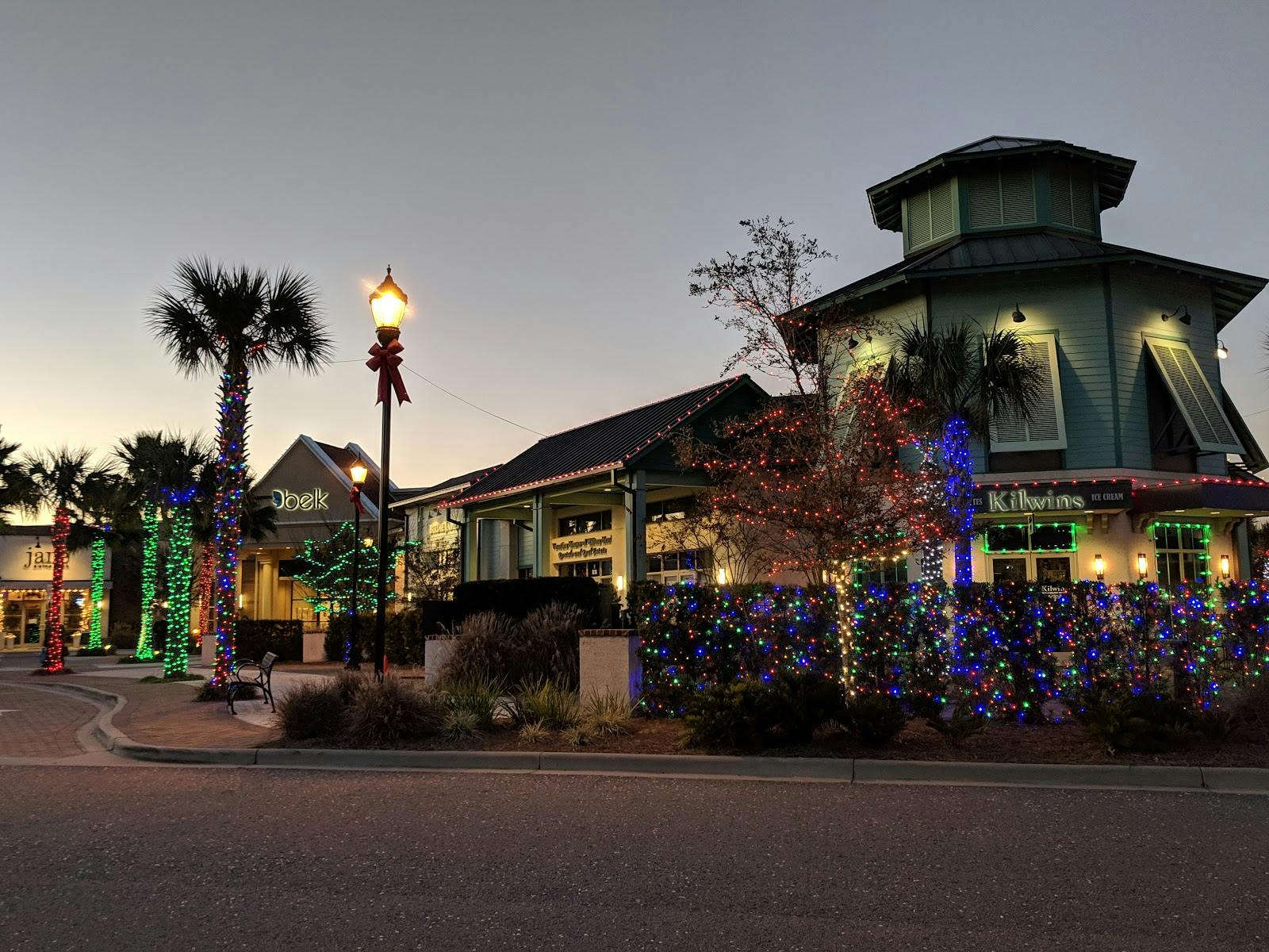 Image - The Plaza at Shelter Cove Shopping Center
