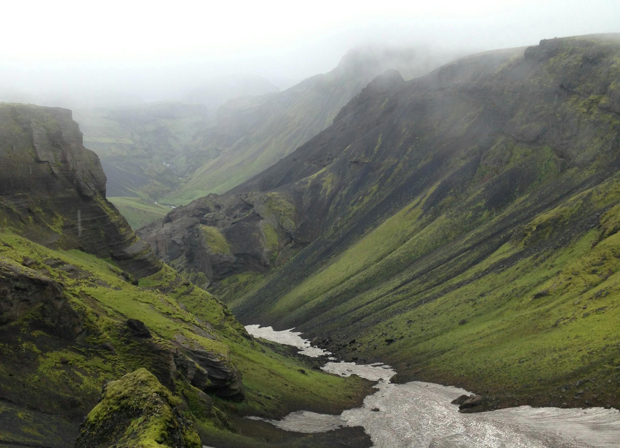 How to Hike the Fimmvörðuháls Mountain Pass in Just One Day