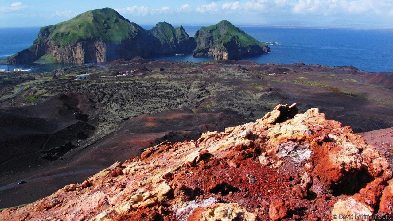 Image - Volcano Hiking in Vestmannaeyjar Islands