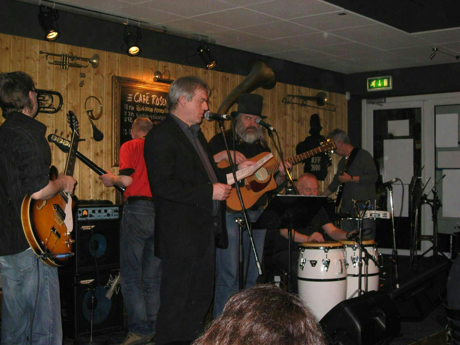 A folk band playing at Café Rosenberg, Reykjavik. 