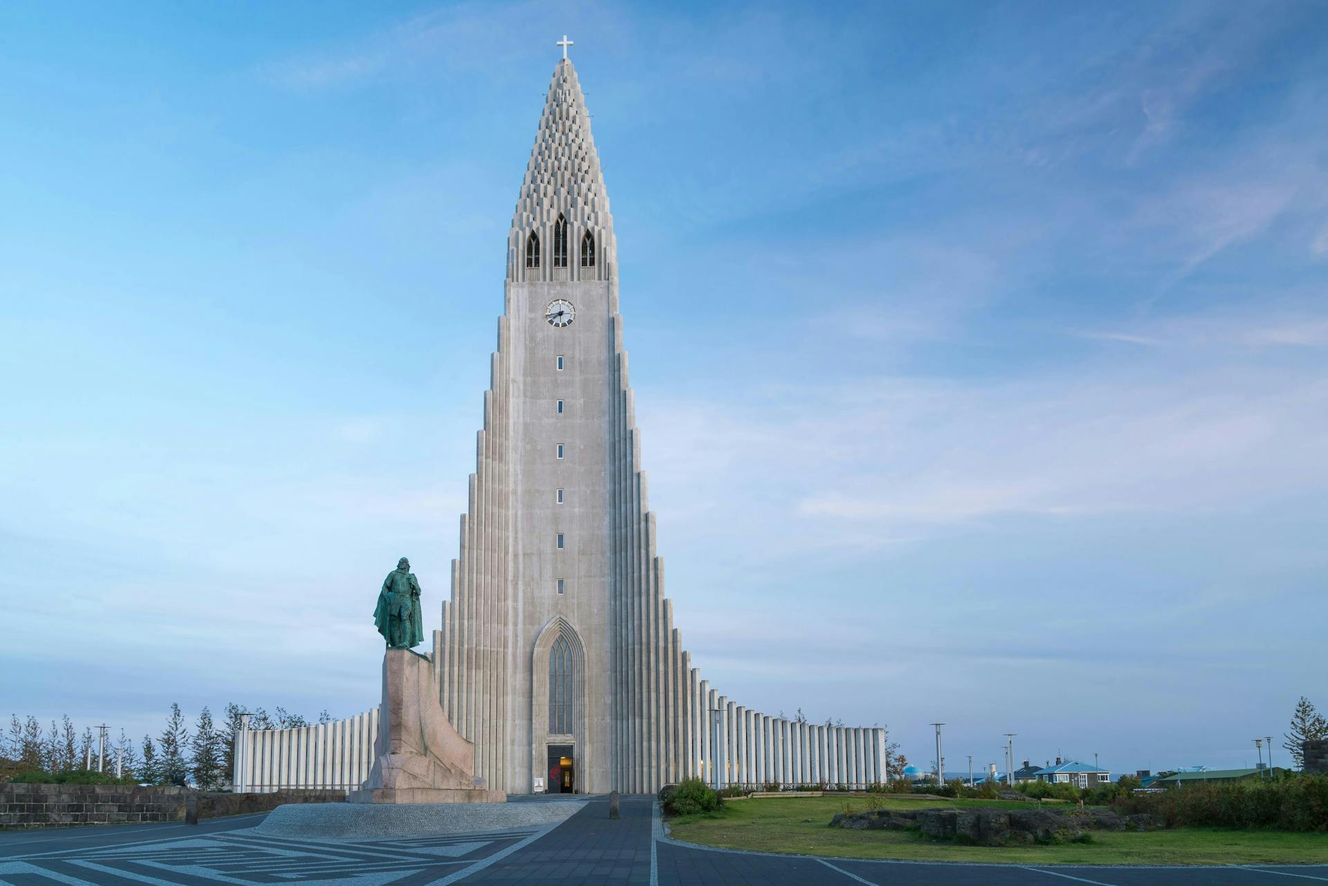 Hallgrimskirkja church in downtown Reykjavik. Statue of Leif Eiriksson in the front. 