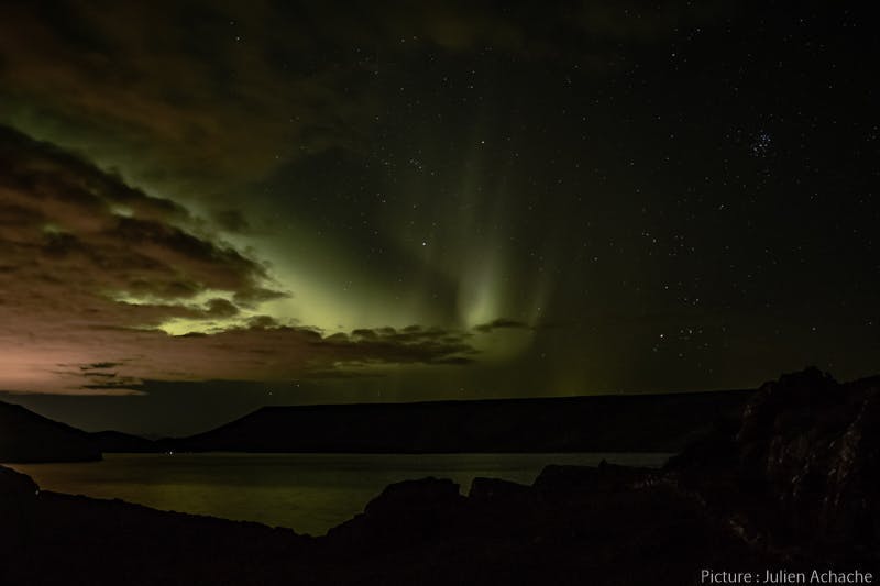 Northern lights in Kleifarvatn, Reykjanes, Iceland