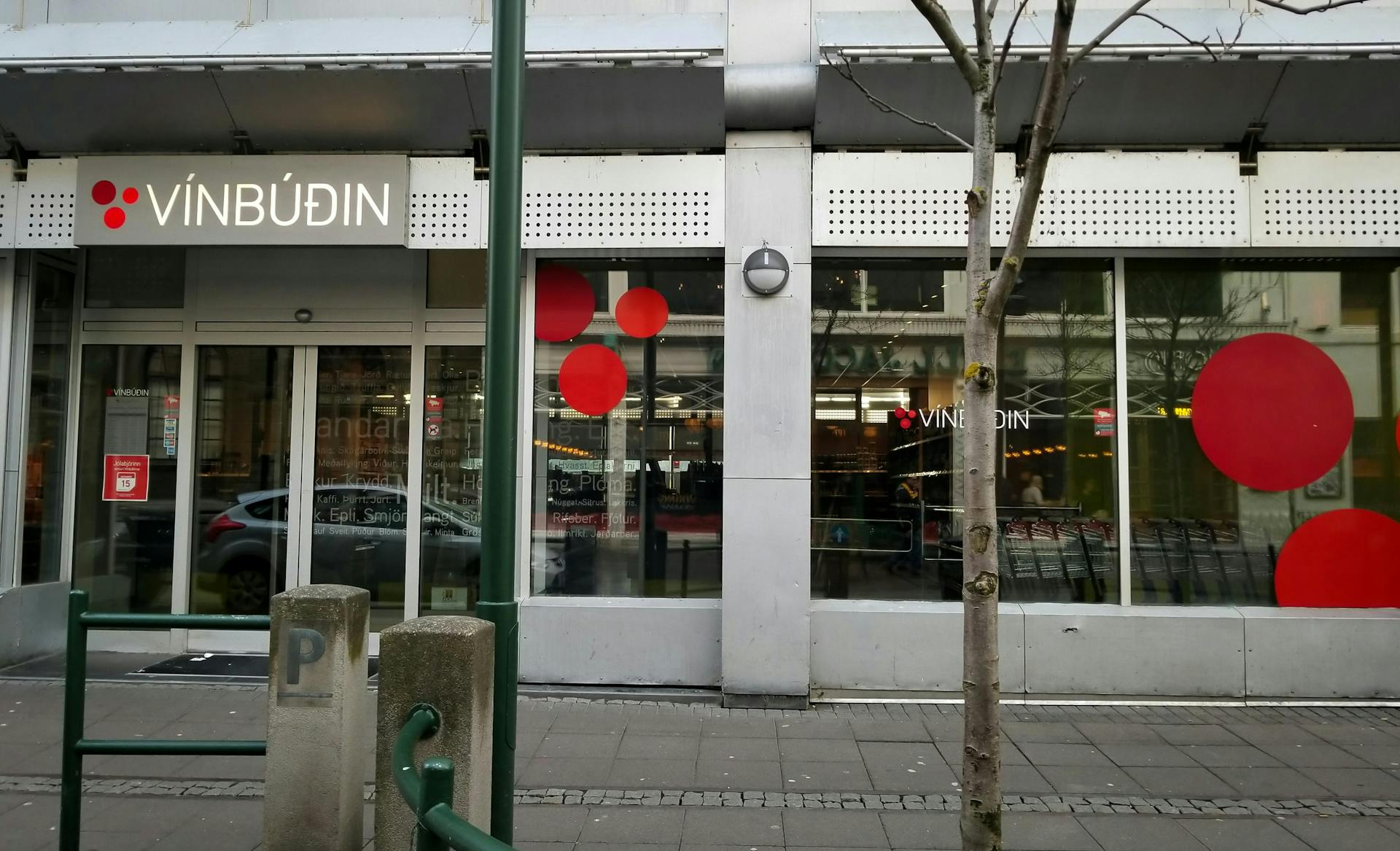 Vínbúð storefront