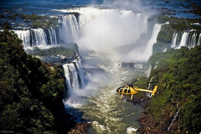 Helicopter Flight Over Iguazu Falls_565608