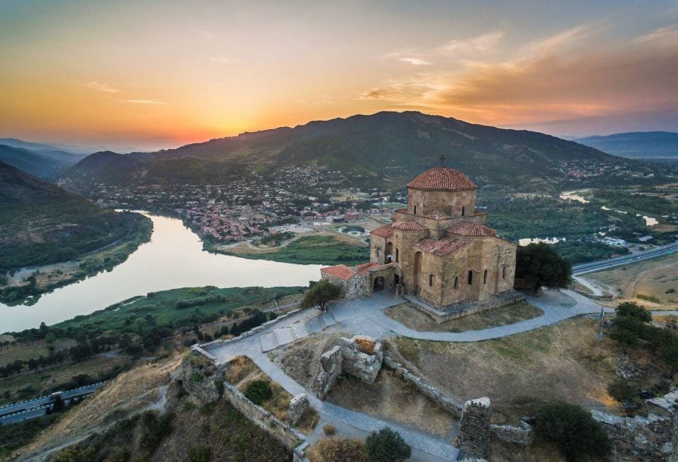 Tbilisi-Jvari Monastery-Ananuri-Gudauri-Kazbegi_401398