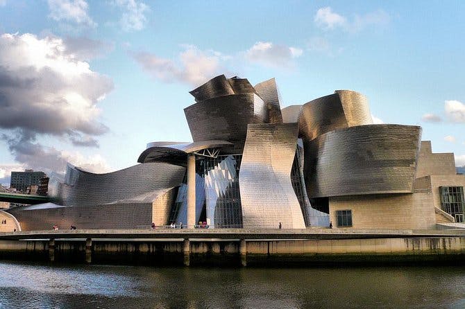 Image - Guggenheim Bilbao Outside Tour_387231